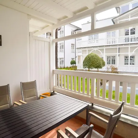 Strandvillen Binz - Ferienwohnung Mit 2 Schlafzimmern Und Balkon Ah-563 Exterior photo